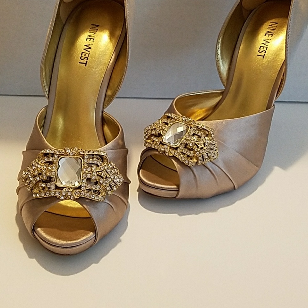 Shoes - Picture 4 of 4